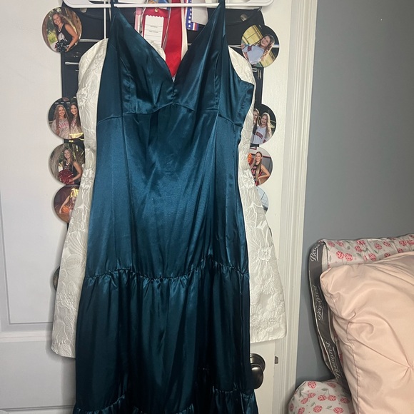 Elegant Teal Satin Dress - Picture 1 of 1